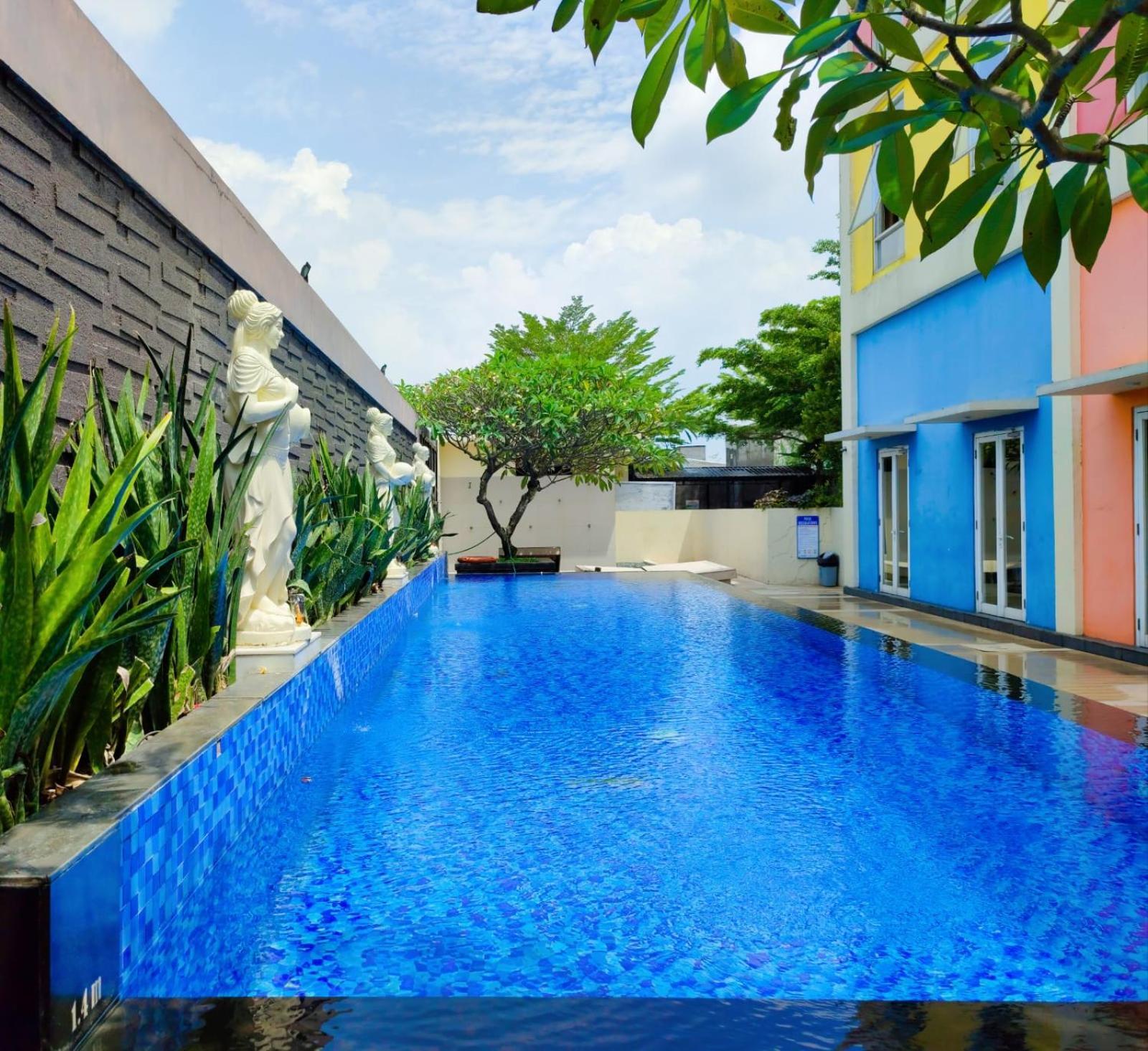 Front One Hotel Purwodadi Purwodadi  Exterior foto